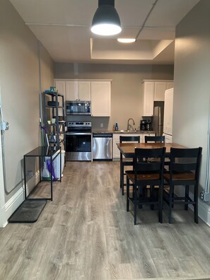 ميكروويف، فرن، موقد طهي مسطح، غسالة أطباق