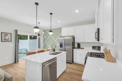 The Spartan Reserve | Luxury 3BR | Sleeps 10