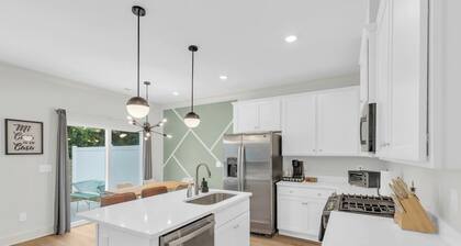The Spartan Reserve | Luxury 3BR | Sleeps 10