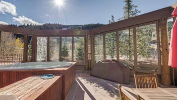 Condo (1 Bedroom) | Property amenity