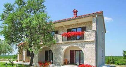 Charming 2-bedroom apartment in Rebići - Peninsula Istria, with AC, near the sea