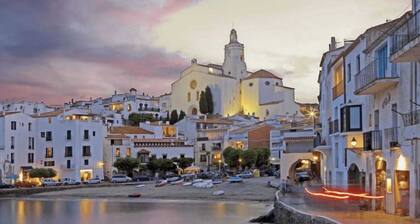 Historic finca/Pyrenees/Mountains/Sea/Spain for groups of up to 10 people