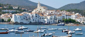 Historic finca/Pyrenees/Mountains/Sea/Spain for groups of up to 10 people