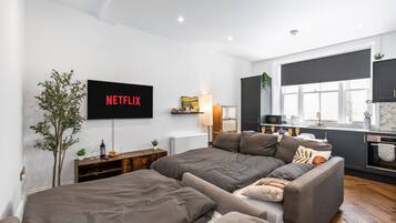 1 chambre, fer et planche Ă repasser, Wi-Fi gratuit, draps fournis