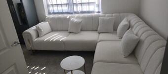 Nuneaton comfortable and neat home for travelling guests, a place of relaxation