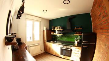 Microondas, horno, parrilla de estufa y lavavajillas