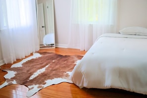 3 bedrooms, iron/ironing board, WiFi, bed sheets - The Abigail House (Lyndhurst)