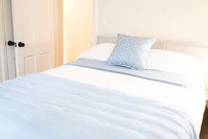 3 chambres, fer et planche à repasser, Wi-Fi, draps fournis