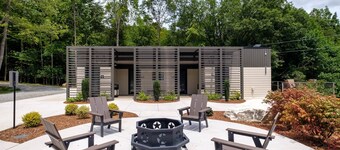 Family Bunk Glamping Cabin - Bed & Bear