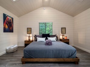 Interior - Family Bunk Glamping Cabin - Bed & Bear (Balsam Grove)