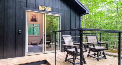 Family Bunk Glamping Cabin - Bed & Bear