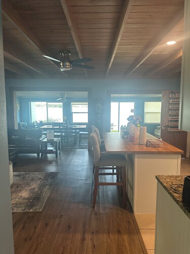 Sunset Serenity. Stunning Lake Alfred VRBO with Breathtaking evening views