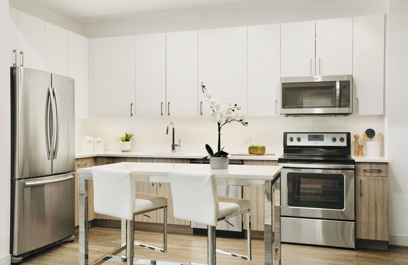 Refrigerador, microondas, horno y parrilla de estufa 