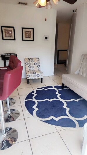 Interior - 4-bedroom house in wonderful Orlando with AC (Orlando)