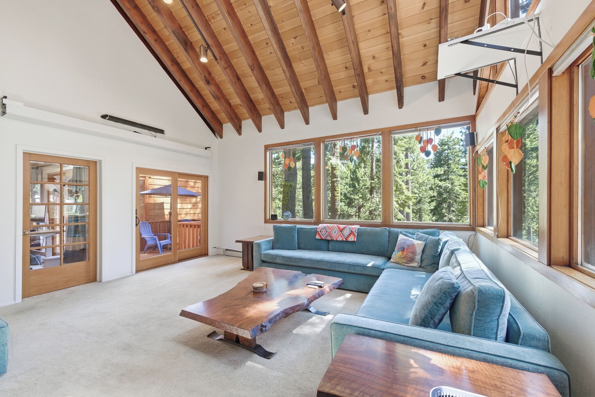 Smart TV, fireplace, stereo, computer monitors