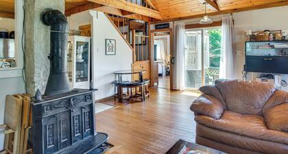 < 1 Mi to Beaches: Home w/ Deck in Oak Bluffs