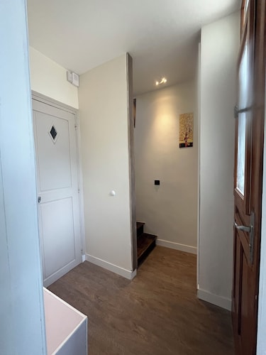 MAISON ENTIERE 2 CHAMBRES AVEC JARDIN 4 ADULDES UN ENFANT