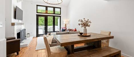 Smart-tv, pejs, stereoanlæg