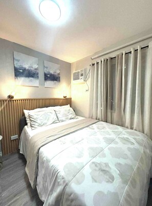 2 slaapkamers, een strijkplank/strijkijzer, gratis wifi, beddengoed