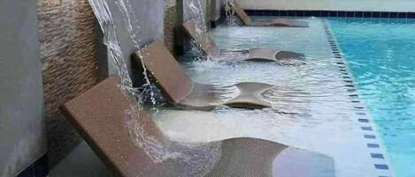 حمّام سباحة خارجي