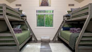 Deluxe Cabin, River View | Free WiFi