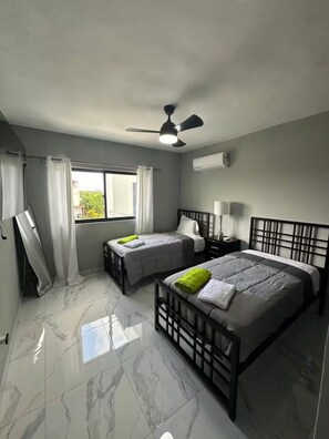 4 bedrooms, iron/ironing board, WiFi, bed sheets