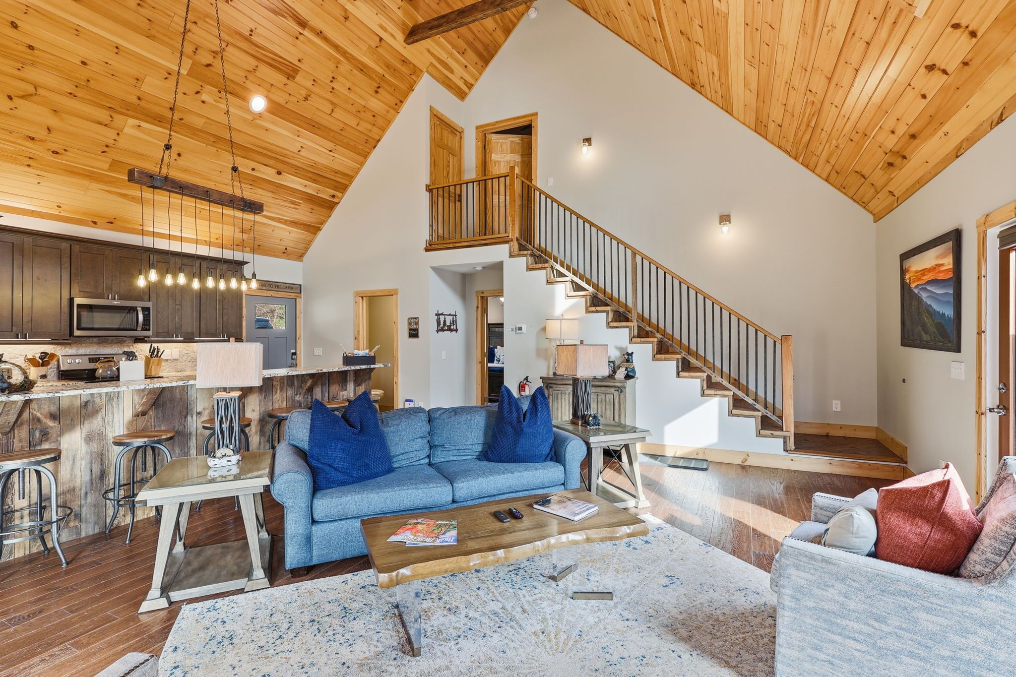 智能电视、壁炉、影片库、立体声音响