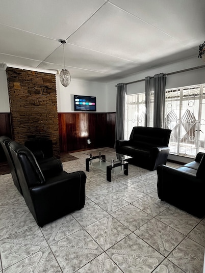 Lovely 3-bedroom house with AC in Windhoek
