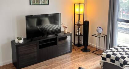 Stylish 1 bedroom flat fast transport links