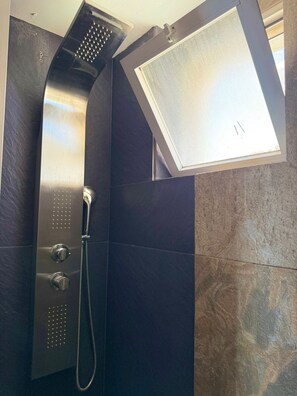 Shower, hair dryer, towels, soap - Relax under the palm trees (El Campello)