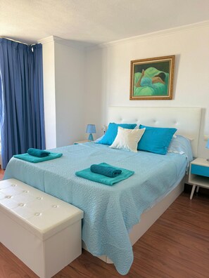 2 bedrooms, iron/ironing board, WiFi, bed sheets - Relax under the palm trees (El Campello)