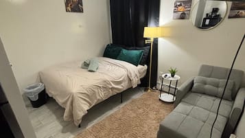 1 bedroom, iron/ironing board, free WiFi, bed sheets