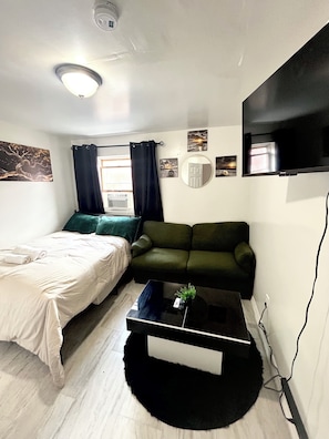 1 chambre, fer et planche à repasser, Wi-Fi gratuit, draps fournis