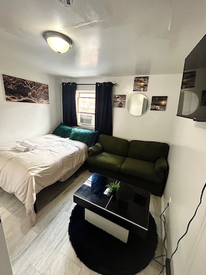 1 chambre, fer et planche à repasser, Wi-Fi gratuit, draps fournis