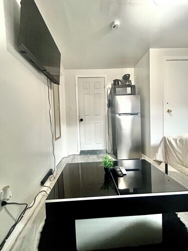 Exclusive private room with private bathroom. Private entry.Close to NYC EWR JFK