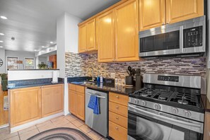 Micro-ondes, four, plaque de cuisson, lave-vaisselle