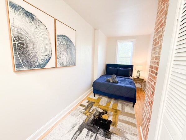 3 chambres, fer et planche à repasser, Wi-Fi, draps fournis