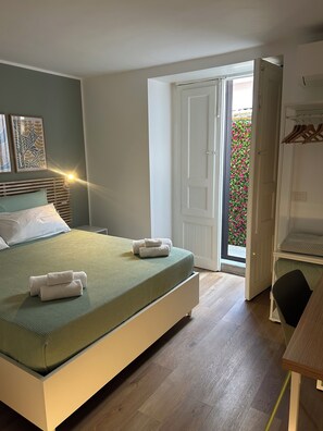 1 bedroom, desk, iron/ironing board, free WiFi - Elegant 75 sqm apartment in the heart of Catania (Catania)