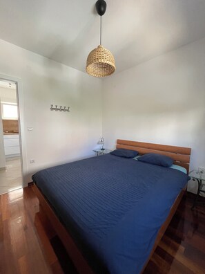 2 chambres, fer et planche à repasser, Wi-Fi, draps fournis