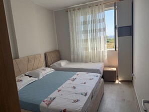 1 bedroom, WiFi - One Bedroom Apartment  fully furnished with AC in charming Qerret Beach, Albania (Qeret)