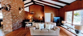 Casa Verde, near Rocky mountain national Park, fishing in private water,dogs OK!