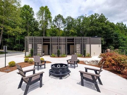 Mirror Cabin - Reflections