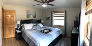 4 Schlafzimmer, Schreibtisch, Reisekinderbett, kostenloses WLAN