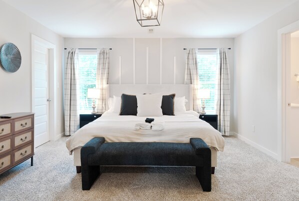 4 bedrooms, iron/ironing board, WiFi, bed sheets