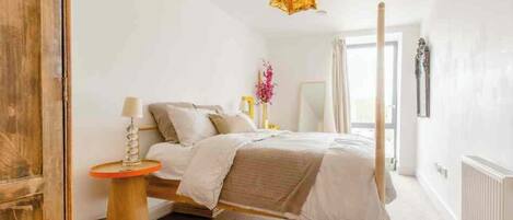 1 dormitorio, tabla de planchar con plancha, wifi gratis y ropa de cama