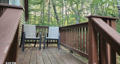 Charming 1BR Beach Getaway Near Long & Short Sands – Private, Peaceful, Perfect!