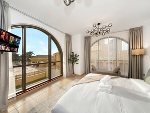 1 bedroom, desk, iron/ironing board, WiFi
