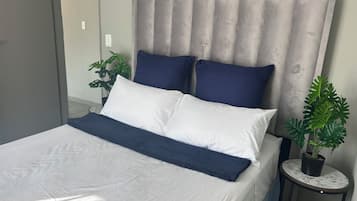 1 habitación, escritorio, tabla de planchar con plancha y wifi gratis