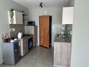 Microondas, horno y parrilla de estufa