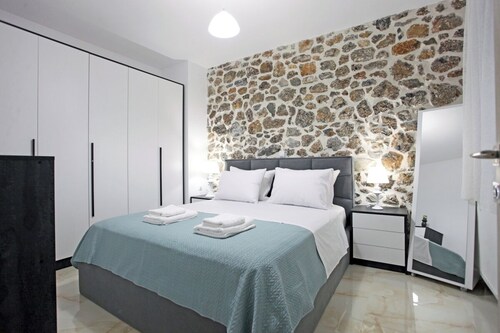 Elysian Stone Apartment II